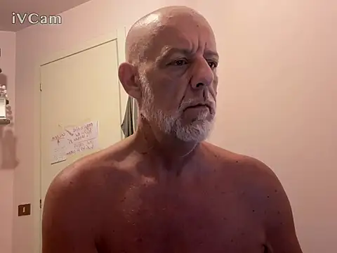 Snapshot of Pigna16PSRN chatting on July 1, 2026, 12:23 am Pigna16PSRN online show from July 1, 2026, 12:23 am