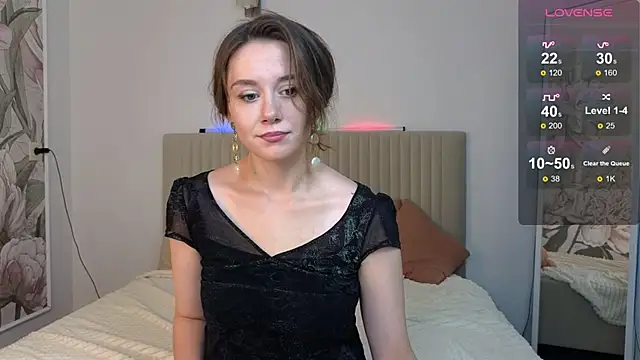 SkyHelen online show from September 25, 2025, 4:49 am