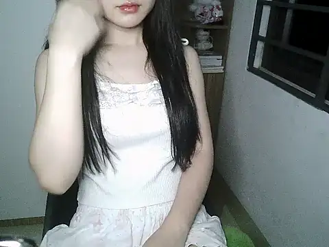 Snapshot of Annabelle-e chatting on September 18, 2025, 6:54 pm Annabelle-e online show from September 18, 2025, 6:54 pm