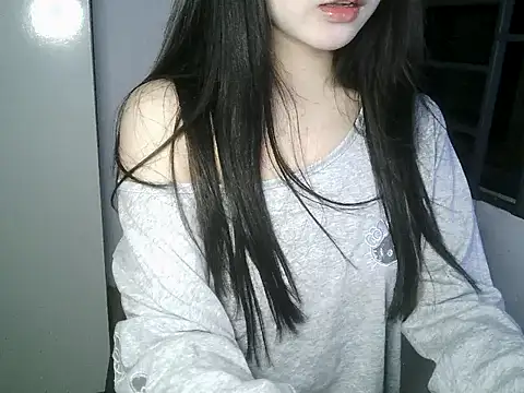 Snapshot of Annabelle-e chatting on October 26, 2025, 3:18 pm Annabelle-e online show from October 26, 2025, 3:18 pm