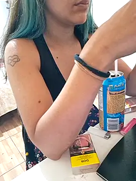 Snapshot of euahotmarii20 chatting on October 13, 2025, 5:13 pm euahotmarii20 online show from October 13, 2025, 5:13 pm