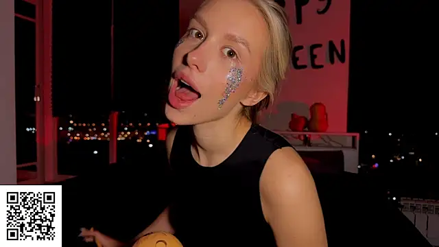 Snapshot of ElysiaXo chatting on October 31, 2025, 9:27 pm ElysiaXo online show from October 31, 2025, 9:27 pm