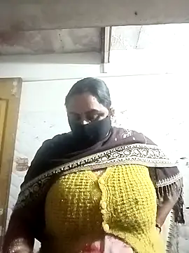 Rakhi sawant143 online show from December 3, 2025, 4:27 pm