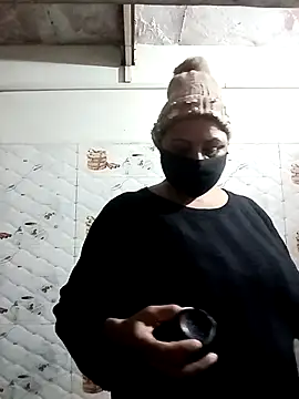 Rakhi sawant143 online show from December 14, 2025, 4:01 pm