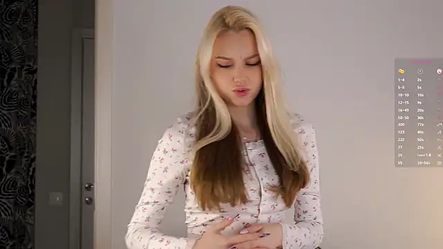 Snapshot of CherieSprinzl chatting on October 12, 2025, 6:45 am CherieSprinzl online show from October 12, 2025, 6:45 am