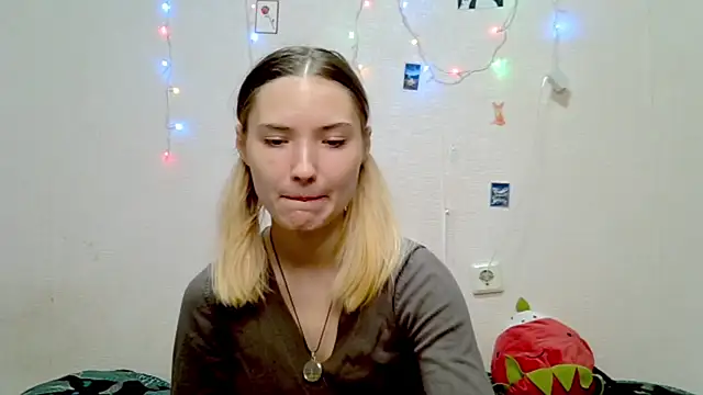 Snapshot of _kikiclark__ chatting on September 20, 2025, 8:43 pm kikiclark online show from September 20, 2025, 8:43 pm