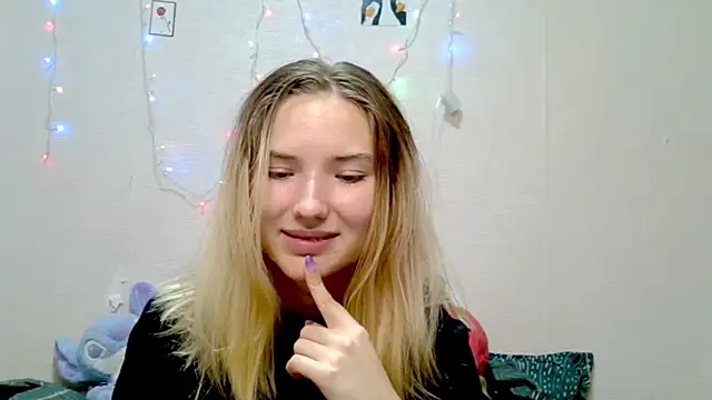 Snapshot of _kikiclark__ chatting on September 21, 2025, 8:32 pm kikiclark online show from September 21, 2025, 8:32 pm