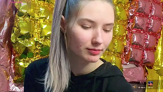  kikiclark   online show from April 19, 2026, 8:11 pm