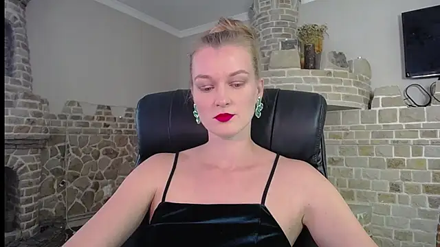 MysticVenus  online show from September 22, 2025, 11:01 am