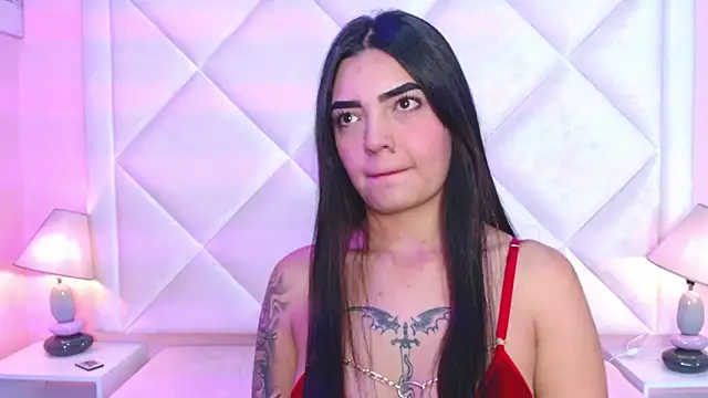 Miaa Smithh   online show from September 30, 2025, 2:22 pm