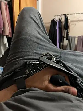 Jariushot3 online show from April 18, 2026, 12:14 am