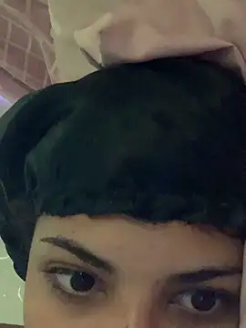 Snapshot of luluzinhax chatting on January 31, 2026, 7:11 pm luluzinhax online show from January 31, 2026, 7:11 pm