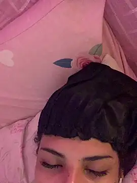 Snapshot of luluzinhax chatting on February 5, 2026, 1:05 pm luluzinhax online show from February 5, 2026, 1:05 pm