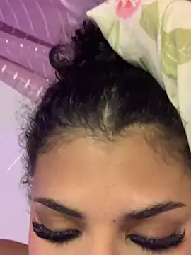 Snapshot of luluzinhax chatting on March 4, 2026, 4:40 am luluzinhax online show from March 4, 2026, 4:40 am