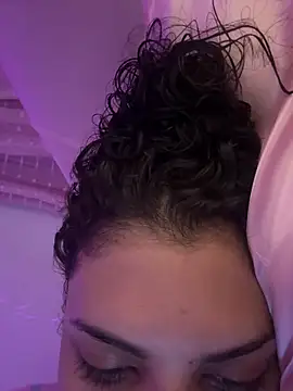 luluzinhax online show from April 16, 2026, 4:46 am