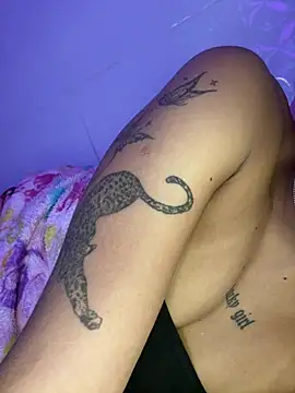 luluzinhax online show from April 25, 2026, 2:25 am