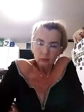 Snapshot of VasylynaLove421 chatting on September 9, 2025, 5:45 pm VasylynaLove421 online show from September 9, 2025, 5:45 pm