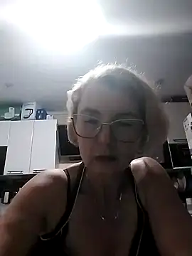 Snapshot of VasylynaLove421 chatting on September 12, 2025, 6:41 pm VasylynaLove421 online show from September 12, 2025, 6:41 pm