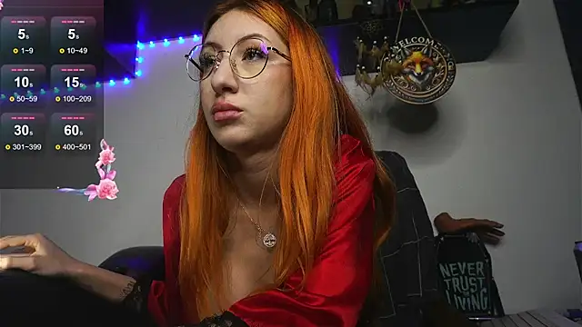 Snapshot of DaddysLittleSlutfox chatting on November 5, 2025, 4:07 pm DaddysLittleSlutfox online show from November 5, 2025, 4:07 pm