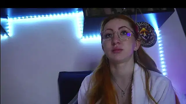 DaddysLittleSlutfox online show from May 14, 2026, 4:08 am