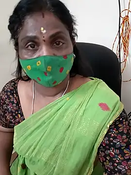 Snapshot of Tamil_Kavitha10 chatting on October 3, 2025, 4:48 pm Tamil Kavitha10 online show from October 3, 2025, 4:48 pm