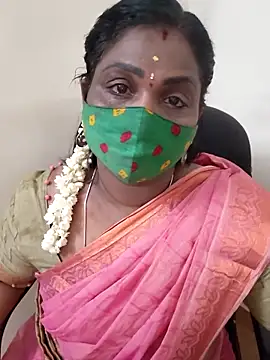 Snapshot of Tamil_Kavitha10 chatting on October 6, 2025, 5:54 pm Tamil Kavitha10 online show from October 6, 2025, 5:54 pm