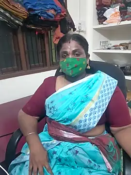 Snapshot of Tamil_Kavitha10 chatting on October 17, 2025, 5:04 pm Tamil Kavitha10 online show from October 17, 2025, 5:04 pm