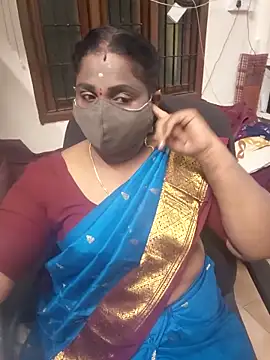 Snapshot of Tamil_Kavitha10 chatting on November 15, 2025, 5:31 pm Tamil Kavitha10 online show from November 15, 2025, 5:31 pm