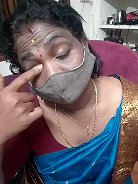 Snapshot of Tamil_Kavitha10 chatting on November 18, 2025, 8:35 pm Tamil Kavitha10 online show from November 18, 2025, 8:35 pm