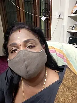 Snapshot of Tamil_Kavitha10 chatting on November 24, 2025, 1:55 pm Tamil Kavitha10 online show from November 24, 2025, 1:55 pm