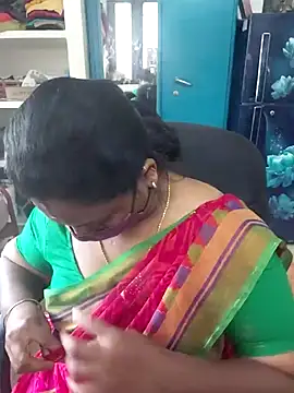 Snapshot of Tamil_Kavitha10 chatting on December 23, 2025, 7:39 am Tamil Kavitha10 online show from December 23, 2025, 7:39 am