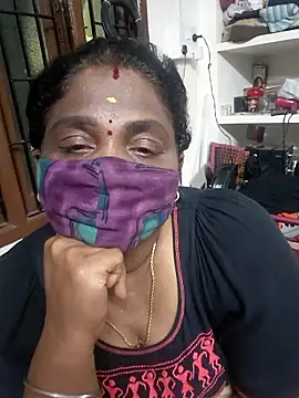 Snapshot of Tamil_Kavitha10 chatting on January 12, 2026, 8:36 pm Tamil Kavitha10 online show from January 12, 2026, 8:36 pm