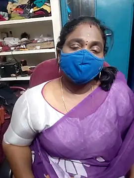 Snapshot of Tamil_Kavitha10 chatting on January 16, 2026, 5:06 pm Tamil Kavitha10 online show from January 16, 2026, 5:06 pm