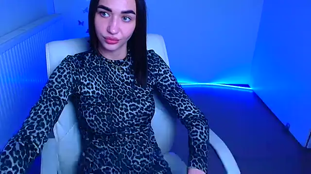 Snapshot of Bella_Night4 chatting on September 23, 2025, 6:22 pm Bella Night4 online show from September 23, 2025, 6:22 pm