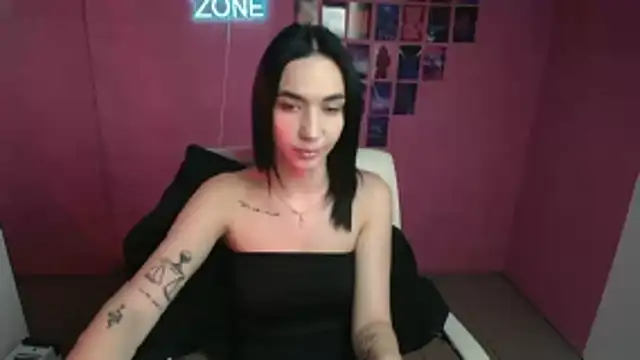 Snapshot of Bella_Night4 chatting on October 24, 2025, 5:48 am Bella Night4 online show from October 24, 2025, 5:48 am