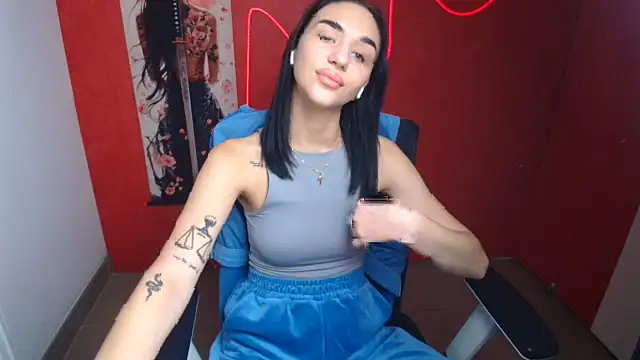 Snapshot of Bella_Night4 chatting on November 3, 2025, 6:36 am Bella Night4 online show from November 3, 2025, 6:36 am