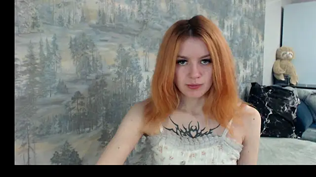 Snapshot of __Elina__ chatting on October 7, 2025, 7:27 am Elina online show from October 7, 2025, 7:27 am