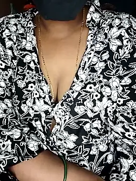 Snapshot of SindhuHappy chatting on November 5, 2025, 3:23 pm SindhuHappy online show from November 5, 2025, 3:23 pm