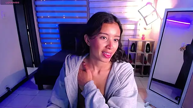 Snapshot of _Mia_Evans_1 chatting on October 22, 2025, 7:57 pm Mia Evans 1 online show from October 22, 2025, 7:57 pm