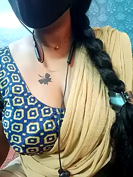 Snapshot of tamil_Vennila chatting on October 14, 2025, 6:47 am tamil Vennila online show from October 14, 2025, 6:47 am