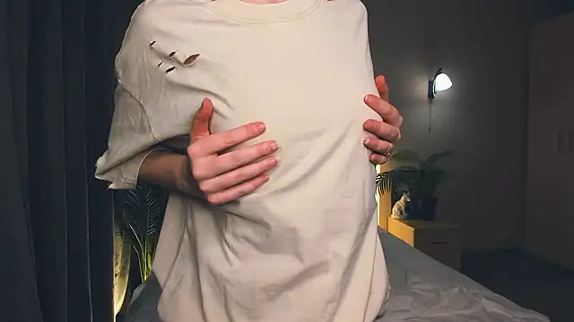 exposed lizzy online show from September 21, 2025, 7:48 pm