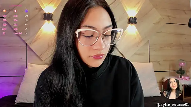 Snapshot of aylin_rousse chatting on October 23, 2025, 7:45 pm aylin rousse online show from October 23, 2025, 7:45 pm