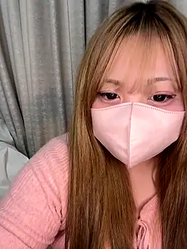 Snapshot of Chua-chan chatting on October 23, 2025, 5:01 pm Chua-chan online show from October 23, 2025, 5:01 pm