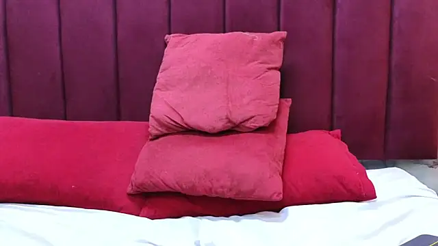 JeyJVazquez  online show from September 11, 2025, 1:44 pm