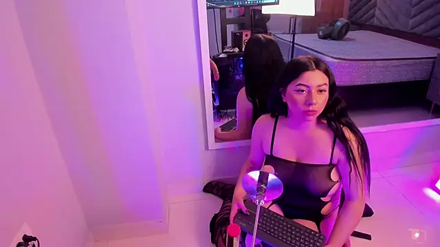 Mia Valentine  online show from November 13, 2025, 8:52 pm