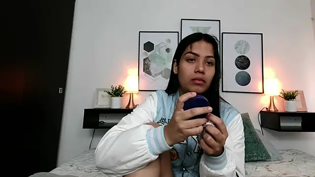 Rodriguez Gabi online show from September 9, 2025, 1:21 pm