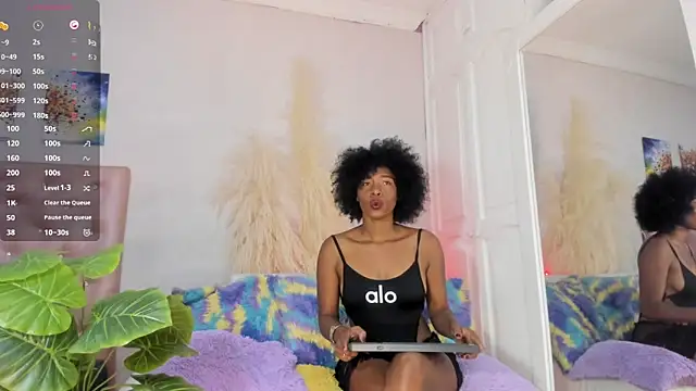 Snapshot of CardyKambell1 chatting on October 11, 2025, 4:44 am CardyKambell1 online show from October 11, 2025, 4:44 am