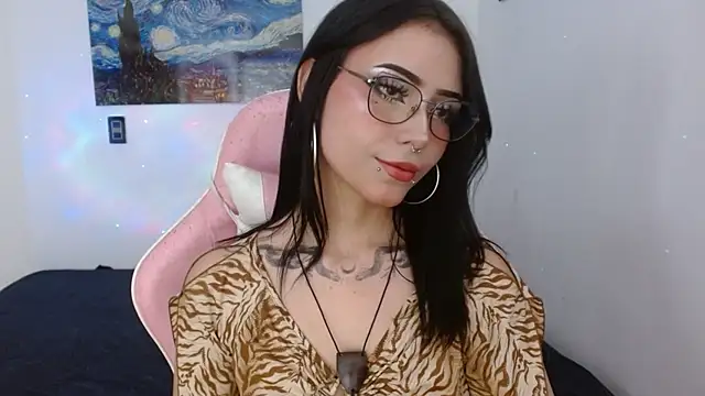 Snapshot of Melhoneymoon chatting on September 14, 2025, 1:49 am Melhoneymoon online show from September 14, 2025, 1:49 am