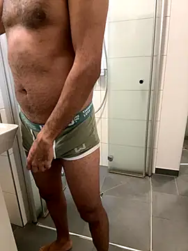 Snapshot of Moan_King chatting on October 14, 2025, 5:47 pm Moan King online show from October 14, 2025, 5:47 pm