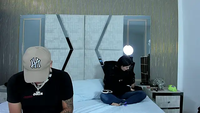 Snapshot of markAndPhilip chatting on November 10, 2025, 12:37 pm markAndPhilip online show from November 10, 2025, 12:37 pm